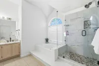 밝고 아늑한 4베드룸 집