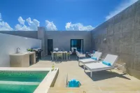 Elegant and Spacious Penthouse with Ocean View - Pools