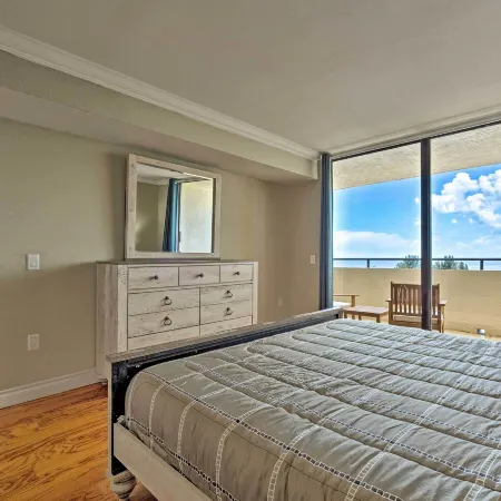 Modern Waterfront Hudson Condo w/ Resort Pool!