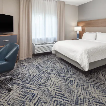 Candlewood Suites ST. Robert by IHG