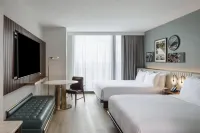 Hilton Arlington Rosslyn the Key
