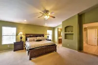 Spacious Litchfield Park Home w/ Yard, Heated Pool - Homestays