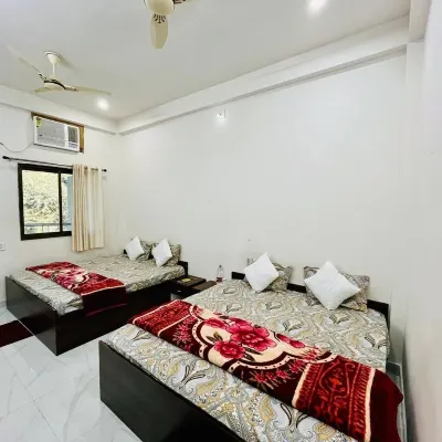 AVR Motel Hotels near Sarnath