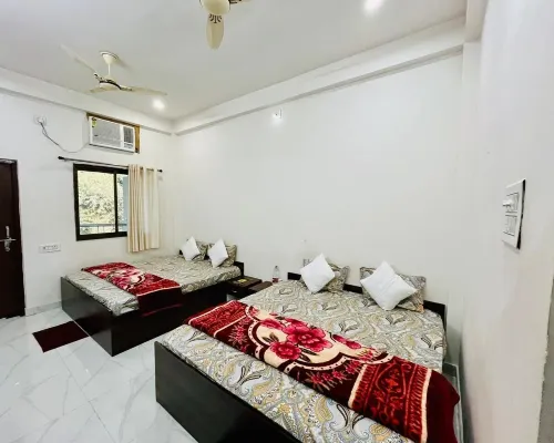 AVR Motel Hotels near Chaukhandi Stupa