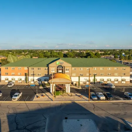 Holiday Inn Express & Suites Carlsbad by IHG