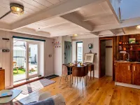 Watchtower Cottage in Cornwall, No Deposit Hotels in Pendeen