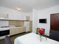 Apartments Marija I Lino Hotels in Lopar