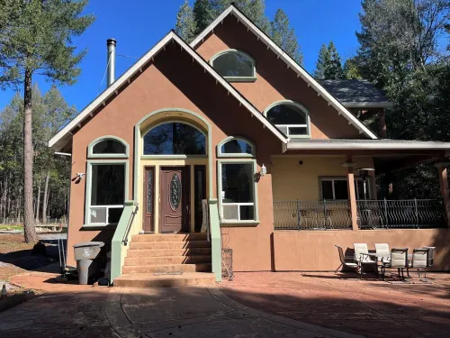 Beautiful Custom Home on 3 Acre Inground BBQ  .Wedding Venue Options DM me