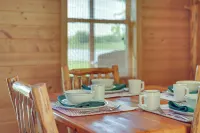 Cozy Columbia Cabin w/ Shared Lake Dock! - Pet friendly