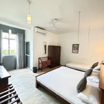 Holiday Inn Unawatuna Hotels near Unawatuna Beach