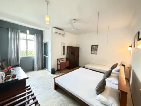 烏納瓦圖納假日酒店 鄰近叢林海灘的酒店