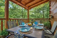 New listing! Pool, Private Hot Tub & 3 King Suites