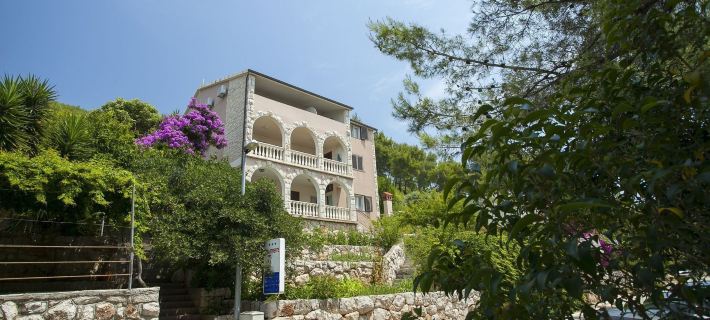 Apartments Ante Hotels in Blato
