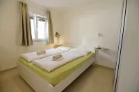 Terrace flat 300 mt from beach