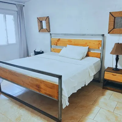 amalfi surf lodge Hotels near El Pozo skatebowl