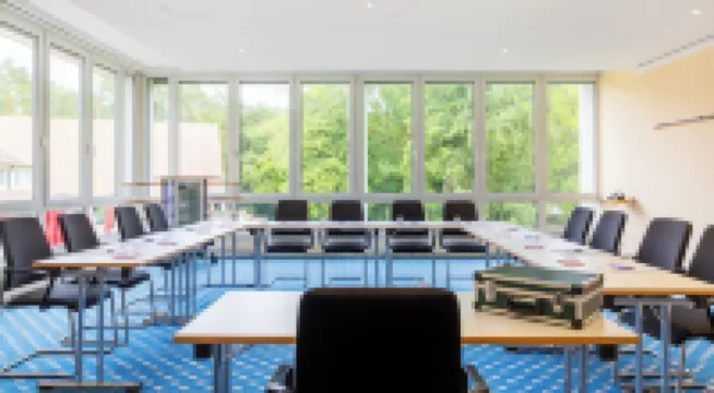 杜勒西-是弗黑德飯店