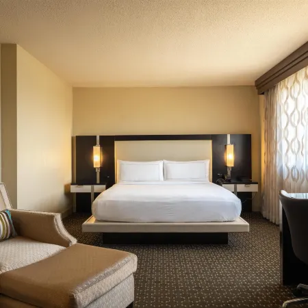 DoubleTree by Hilton Hotel Houston Hobby Airport