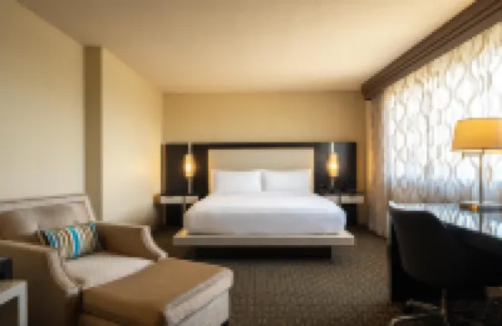 DoubleTree by Hilton Hotel Houston Hobby Airport