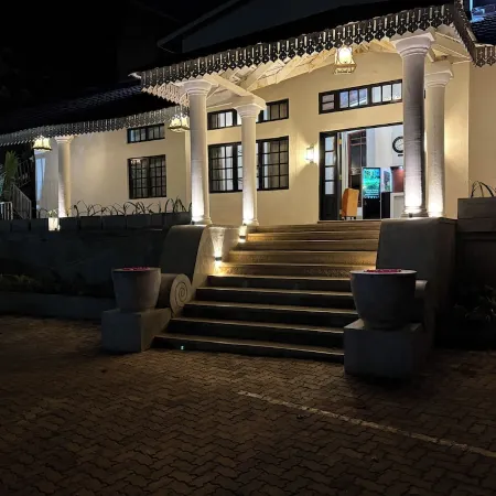 Serendib Suites and Conference Center