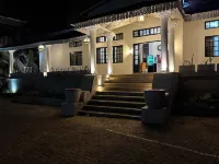 Serendib Suites and Conference Center - Parking