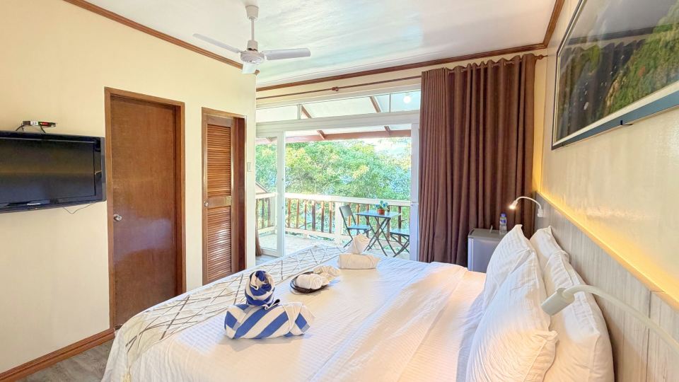 El Galleon Beach Resort