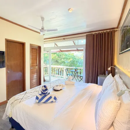 El Galleon Beach Resort