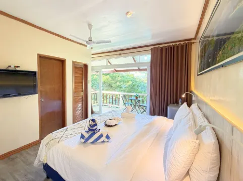 El Galleon Beach Resort