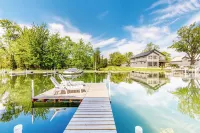 The Boat House w/ Dock: Enjoy Lake Life! - Country Houses