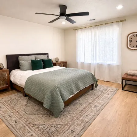 Brand new apartment, sleeps 10, IDEAL location in Utah county. High end finishes