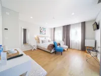 Silver Seahorse Garden Retreat Hotels in Peniche