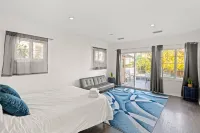 Beverly Hills Home • Guest House & Hot Tub - Homestays