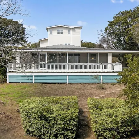 Family Tides by Avantstay 1 Block to the Beach + Game Room + Large Deck Near Center Street