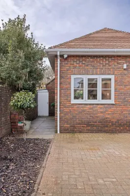 Luxury Super King Annexe Nr Goodwood - Apartments