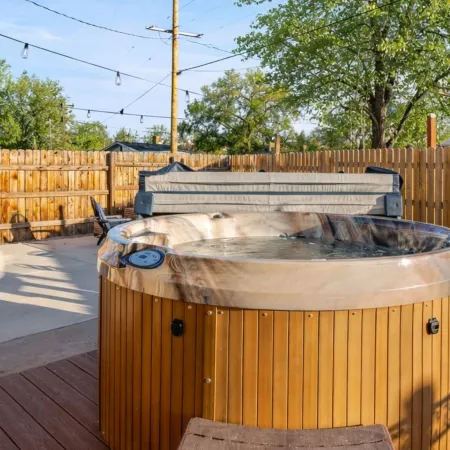 Berthoud Basecamp Private Hot Tub & Backyard Oasis