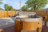 Berthoud Basecamp Private Hot Tub & Backyard Oasis - Boutique