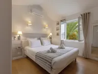 Hôtel le Square Hotels in Saint-Pierre-d'Oleron