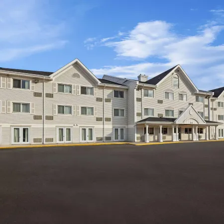 Travelodge Suites by Wyndham Regina / Eastgate Bay