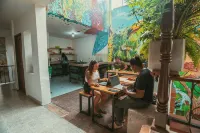 Hostal Pura Vida la 70 - 2-Star