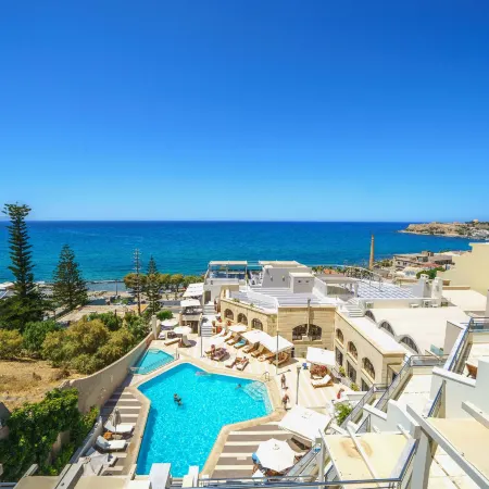 Macaris Suites & Spa