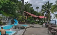 Eagle Point Beach and Dive Resort - de playa