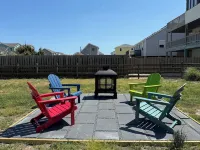 Dog-Friendly Obx Saltbox, Walk to Beach, Walk-in Showers
