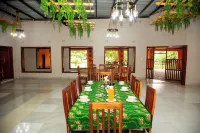 Oxpecker Safari Lodge - 3-Star