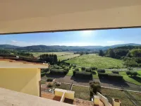 Duplex Tuscan Home - View and Pool Sleeps 4-6 - Balkoner