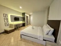 The Sun Hotel Roiet