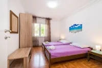 Cozy Apartment Branka with Nice Garden 5 - balcony