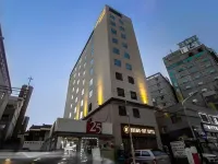 哈丹褐點飯店 下端附近的飯店