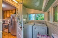 Restored Mars Hill Home on 1 Acre Walk to Town! - parking
