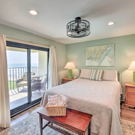 Summer Winds Resort Condo w/ Ocean Views!