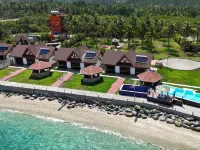 Utopia Beachfront Vacation Club - Beach