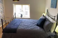 Pets-Garden-Fireplace-Sleeps 5-Wifi - 3-Sterne